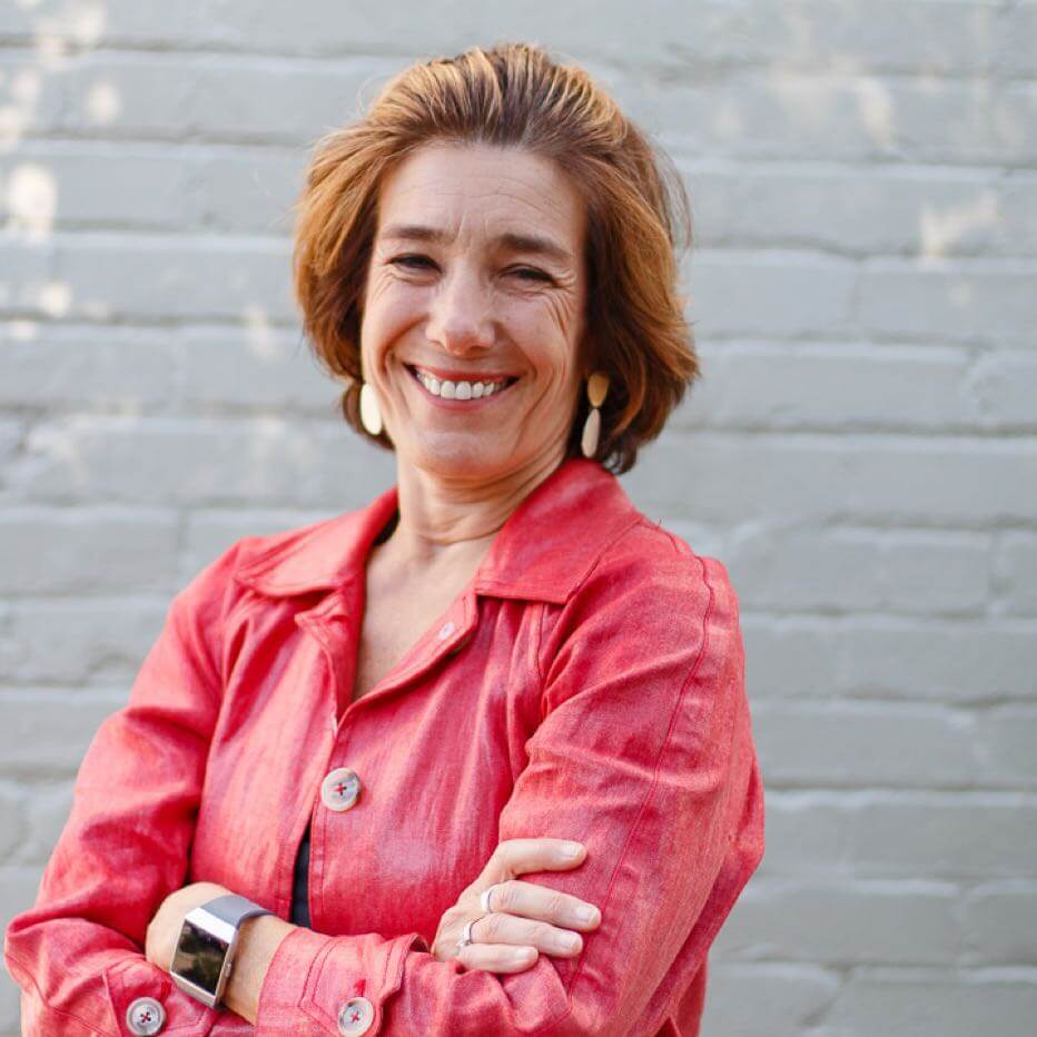 Carla Dearing headshot